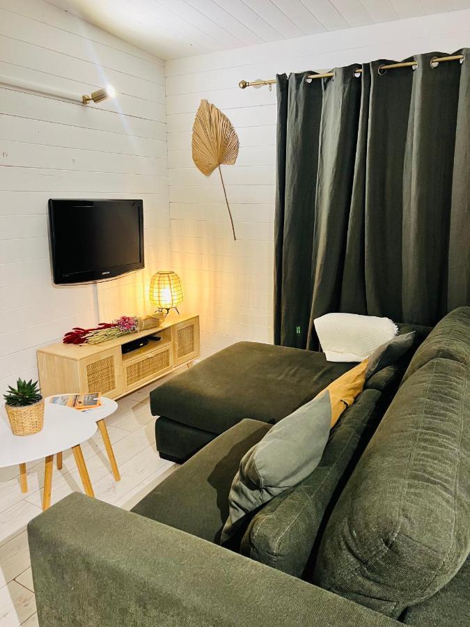 Cabane Le Flamant Avec Jardin, Piscine Et Parking Saintes-Maries-de-la-Mer Kültér fotó